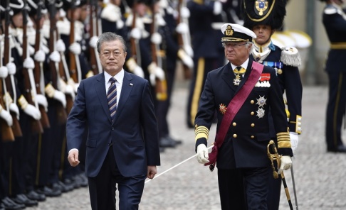 Henrik Montgomery/TT Sydkoreas president Moon Jae-In är på Norden-turné och anlände till Sverige i går för ett två dagar långt statsbesök. Henrik Montgomery/TT Sydkoreas president Moon Jae-In är på Norden-turné och anlände till Sverige i går för ett två dagar långt statsbesök.