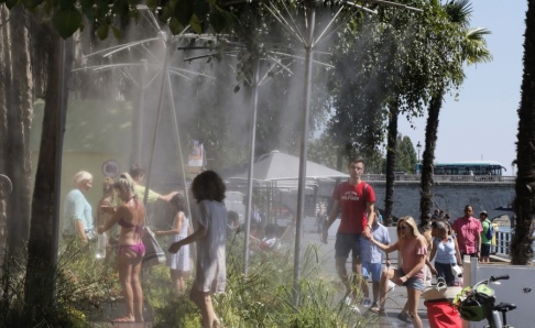 Michel Euler/AP/TT Franska meteorologer spår värmerekord för juni när hettan drar in över delar av Europa. Bilden är tagen i Paris förra sommaren. Michel Euler/AP/TT Franska meteorologer spår värmerekord för juni när hettan drar in över delar av Europa. Bilden är tagen i Paris förra sommaren.