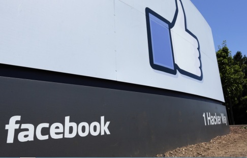 Ben Margot/AP/TT En skylt vid Facebooks huvudkontor i Menlo Park i Kalifornien i USA. Arkivbild. Ben Margot/AP/TT En skylt vid Facebooks huvudkontor i Menlo Park i Kalifornien i USA. Arkivbild.
