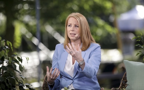 Adam Ihse /TT Centerpartiets partiledare Annie Lööf (C) under Centerpartiets dag på politikerveckan i Almedalen. Adam Ihse /TT Centerpartiets partiledare Annie Lööf (C) under Centerpartiets dag på politikerveckan i Almedalen.