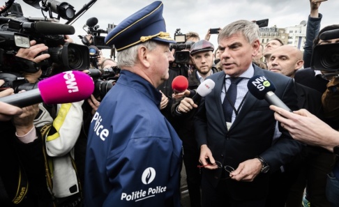 Geert Vanden Wijngaert/AP/TT Belgiske högerextrema politikern Filip Dewinter har blivit tillförordnad talman i det flamländska parlamentet sedan talmannen Kris Van Dijck avgått efter en skandal. Arkivbild. Geert Vanden Wijngaert/AP/TT Belgiske högerextrema politikern Filip Dewinter har blivit tillförordnad talman i det flamländska parlamentet sedan talmannen Kris Van Dijck avgått efter en skandal. Arkivbild.