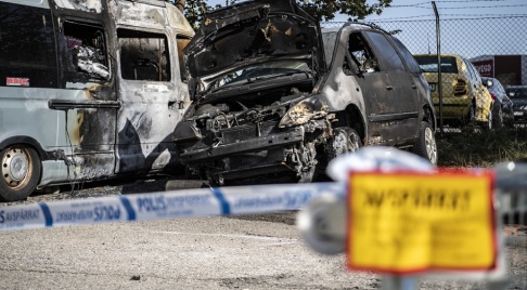 Johan Nilsson/TT Lund i slutet av juni: Polisavspärrningar kring två utbrända bilar på Gustavshemsgatan i Lund efter en brand. Arkivbild Johan Nilsson/TT Lund i slutet av juni: Polisavspärrningar kring två utbrända bilar på Gustavshemsgatan i Lund efter en brand. Arkivbild
