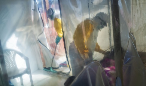 Jerome Delay/AP/TT Nu har det som hjälpinsatsen fruktat hänt – ebolautbrottet har spridit sig till miljonstaden Goma i Kongo-Kinshasa nära gränsen mot Rwanda. Över 1600 människor har hittills dött i utbrottet. Bilden är tagen i Beni, 13 juli 2019. Jerome Delay/AP/TT Nu har det som hjälpinsatsen fruktat hänt – ebolautbrottet har spridit sig till miljonstaden Goma i Kongo-Kinshasa nära gränsen mot Rwanda. Över 1600 människor har hittills dött i utbrottet. Bilden är tagen i Beni, 13 juli 2019.