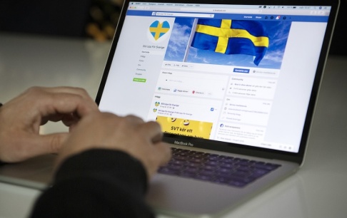 Jessica Gow/TT Den man som dömdes för att inte ha plockat bort rasistiska kommentarer från Facebookgruppen "Stå upp för Sverige" har överklagat domen. Arkivbild. Jessica Gow/TT Den man som dömdes för att inte ha plockat bort rasistiska kommentarer från Facebookgruppen "Stå upp för Sverige" har överklagat domen. Arkivbild.