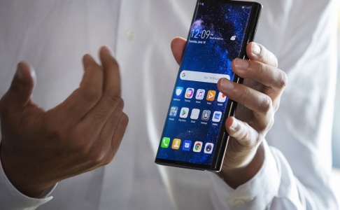 Magnus Andersson/TT Det nya 5G-nätet kan göra det svårt för europeiska poliser att spåra kriminella via deras mobiltelefoner. Arkivbild. Magnus Andersson/TT Det nya 5G-nätet kan göra det svårt för europeiska poliser att spåra kriminella via deras mobiltelefoner. Arkivbild.