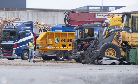Tor Erik Schröder/NTB Scanpix/TT Polisen arbetar vid platsen där olyckan skedde. Tor Erik Schröder/NTB Scanpix/TT Polisen arbetar vid platsen där olyckan skedde.