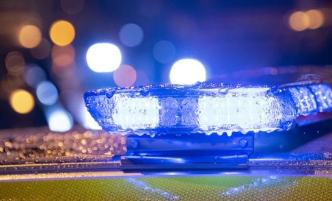 Johan Nilsson/TT En polispatrull har attackerats av flera maskerade personer. Arkivbild. Johan Nilsson/TT En polispatrull har attackerats av flera maskerade personer. Arkivbild.