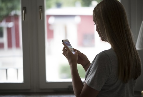 Fredrik Sandberg/TT "Sharenting", föräldrar som lägger upp bilder på sina barn på sociala medier, har blivit en omdiskuterad fråga. Arkivbild. Fredrik Sandberg/TT "Sharenting", föräldrar som lägger upp bilder på sina barn på sociala medier, har blivit en omdiskuterad fråga. Arkivbild.