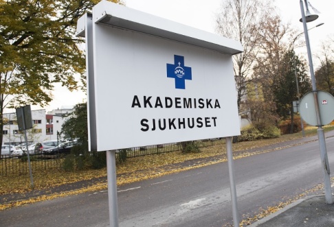 Fredrik Sandberg/TT En anställd vid Region Uppsala missade att fakturera sjukresor från andra län till Akademiska sjukhuset. Arkivbild. Fredrik Sandberg/TT En anställd vid Region Uppsala missade att fakturera sjukresor från andra län till Akademiska sjukhuset. Arkivbild.