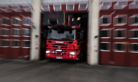 Pontus Lundahl/TT Personal från flera brandstationer skickades till olycksplatsen. Arkivbild. Pontus Lundahl/TT Personal från flera brandstationer skickades till olycksplatsen. Arkivbild.