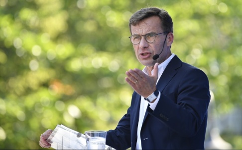 Anders Wiklund/TT Moderaternas partiledare Ulf Kristersson sensommartalar i Ugglans park i Strängnäs. Anders Wiklund/TT Moderaternas partiledare Ulf Kristersson sensommartalar i Ugglans park i Strängnäs.