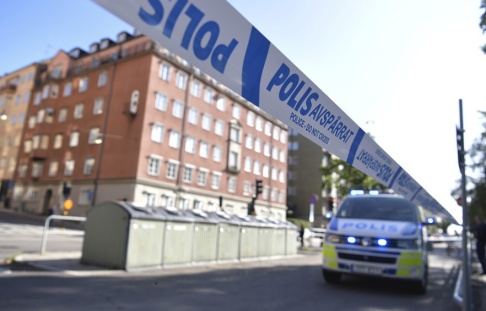 Pontus Lundahl/TT Polisavspärrningar på Norr Mälarstrand på Kungsholmen i Stockholm. Pontus Lundahl/TT Polisavspärrningar på Norr Mälarstrand på Kungsholmen i Stockholm.