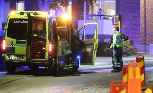 Claus Meyer/TT Ett stort polispådrag pågår i Nacka efter skottlossningar. Claus Meyer/TT Ett stort polispådrag pågår i Nacka efter skottlossningar.