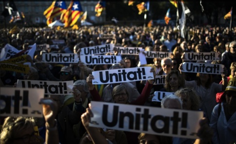 Emilio Morenatti/AP/TT Massiva manifestationer för katalansk självständighet genomfördes i Barcelona på onsdagen, dagen då man firar sin katalanska nationaldag. Emilio Morenatti/AP/TT Massiva manifestationer för katalansk självständighet genomfördes i Barcelona på onsdagen, dagen då man firar sin katalanska nationaldag.