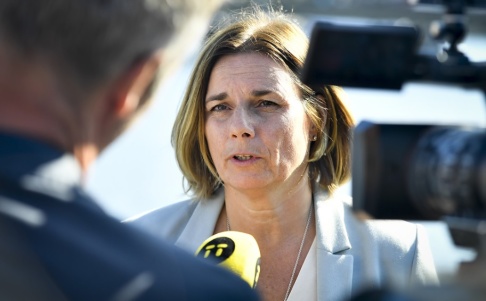 Karin Wessl n/TT Miljö- och klimatminister Isabella Lövin (MP) håller en pressträff på Strömparterren i Stockholm. Arkivbild. Karin Wessl n/TT Miljö- och klimatminister Isabella Lövin (MP) håller en pressträff på Strömparterren i Stockholm. Arkivbild.