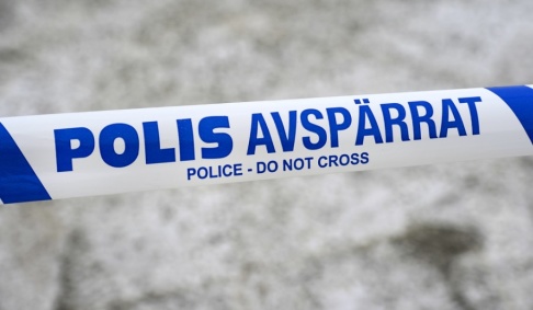 Janerik Henriksson/TT Polisen har spärrat av ett område i centrala Bromölla där en misstänkt skottlossning ägt rum. Arkivbild. Janerik Henriksson/TT Polisen har spärrat av ett område i centrala Bromölla där en misstänkt skottlossning ägt rum. Arkivbild.