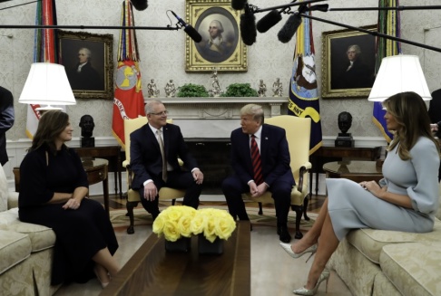 Evan Vucci/AP/TT Scott Morrison och Donald Trump flankerade av sina fruar Jenny Morrison och Melania Trump i Vita huset i fredags. Evan Vucci/AP/TT Scott Morrison och Donald Trump flankerade av sina fruar Jenny Morrison och Melania Trump i Vita huset i fredags.