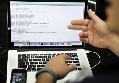 David Becker/AP/TT Regeringen vill införa ett nationellt cybersäkerhetscenter nästa år. Arkivbild. David Becker/AP/TT Regeringen vill införa ett nationellt cybersäkerhetscenter nästa år. Arkivbild.