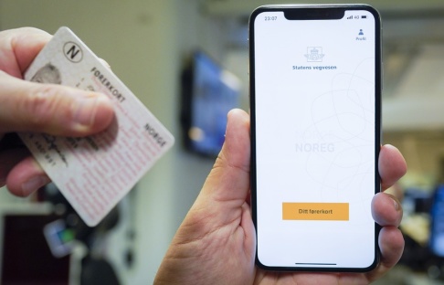 Fredrik Hagen Lapp eller app? I Norge går det numera att välja. Fredrik Hagen Lapp eller app? I Norge går det numera att välja.