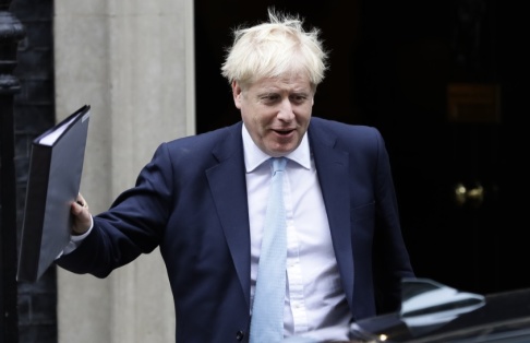 Kirsty Wigglesworth/AP/TT Storbritanniens premiärminister Boris Johnson utanför Downing Street i förra veckan. Kirsty Wigglesworth/AP/TT Storbritanniens premiärminister Boris Johnson utanför Downing Street i förra veckan.
