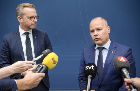 Jessica Gow/TT Inrikesminister Mikael Damberg (S) och justitieminister Morgan Johansson (S) efter samtalen om hur gängvåldet ska kunna stoppas. M, KD och L hoppade av samtalen och SD var inte inbjudna. Arkivbild Jessica Gow/TT Inrikesminister Mikael Damberg (S) och justitieminister Morgan Johansson (S) efter samtalen om hur gängvåldet ska kunna stoppas. M, KD och L hoppade av samtalen och SD var inte inbjudna. Arkivbild