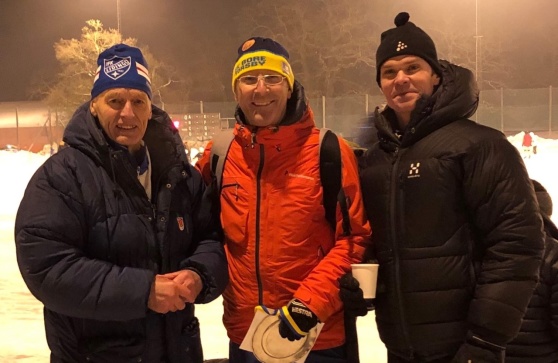 Från vänster Motionspokalens ordförande och huvudledare Lasse Dahlstedt, Johan Zethrin assisterade, och grenledaren Larsa Lindström.