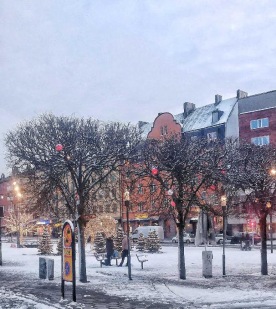 Torget med Landsvägen 25/12. Bild: ac Torget med Landsvägen 25/12. Bild: ac