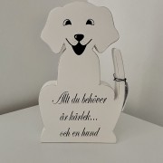 Stående hund med text