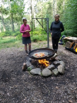 Guided Gourmet-hike. Nydelig 3-retters frokost laved over åben ild. –Nyd den  svenske nauren til fods  med Hiking.nu i Halmstad.