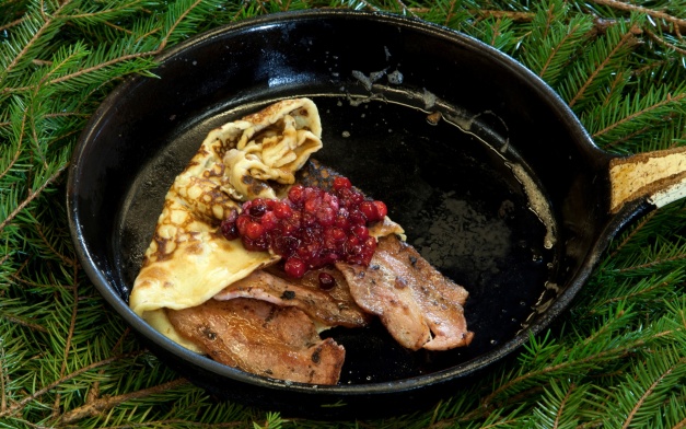 Enjoy wonderful food  cooked upon open fire with Hiking nu in Halmstad.