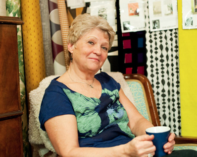 Agneta Alvring i sin verkstad i Gröndal. Agneta Alvring i sin verkstad i Gröndal.