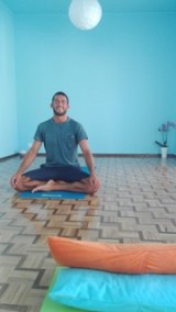 Nuno - tillsammans med Dinamene håller han i Yoga klasserna Nuno - tillsammans med Dinamene håller han i Yoga klasserna