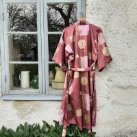Kimono gjord av återbruk PURPUR
