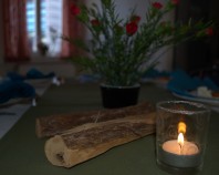 Temat var hemligt till en början. På de fyra borden låg ved, respektive vatten, ljus och pengar. Tror att det ställde till det lite. Det var lite marigt att hitta den röda tråden... Temat var hemligt till en början. På de fyra borden låg ved, respektive vatten, ljus och pengar. Tror att det ställde till det lite. Det var lite marigt att hitta den röda tråden...