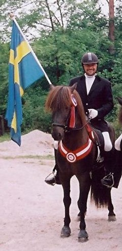 Askur och Johan världsmästare i stilpass 2001, foto Mirjam Horn. Askur och Johan världsmästare i stilpass 2001, foto Mirjam Horn.