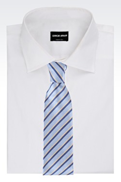 Skjorta och slips Giorgio Armani. Skjorta och slips Giorgio Armani.