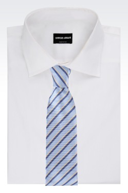 Skjorta och slips Giorgio Armani.