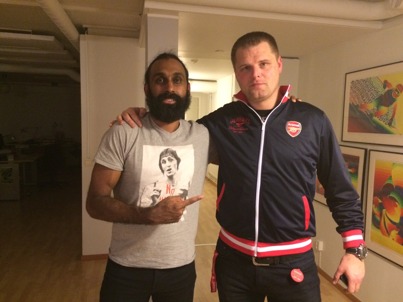 Tomas (till höger) tillsammans med FC Krukans och The Reserves fotbollsguru Rickard "Richie" Andersson.