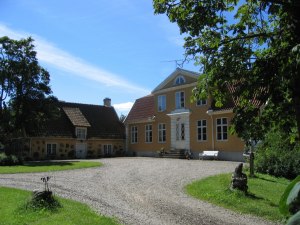 Munkebergs Gård, Munkhuset och huvudbyggnaden 