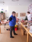 Ordförande, Ann-Margret, inspekterar.