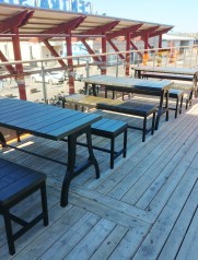 Ask sits. Inne och utomhus.