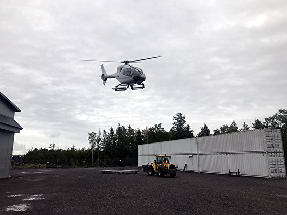 Här ses vår EC120 lyfta från basen i Länna. Här ses vår EC120 lyfta från basen i Länna.