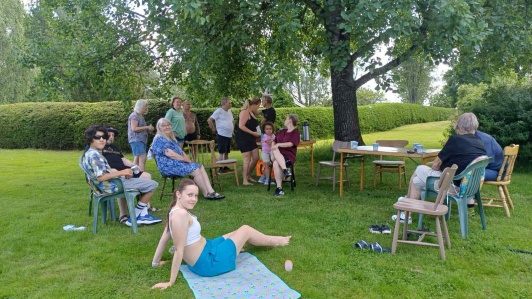 Välförtjänt fika efter Warbrolunken.