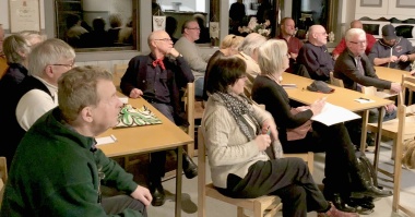 Många deltagare från Helmis besättning var församlade i Blidö IF:s lokal.