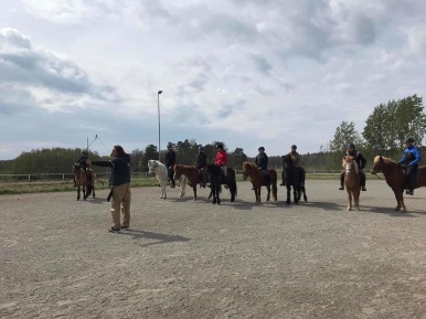 På Islandshästens Dag, hade vi förmånen att introducera ett gäng nya Team med Islandshästar i Beridet bågskytte! Foto: Lotta Lindon På Islandshästens Dag, hade vi förmånen att introducera ett gäng nya Team med Islandshästar i Beridet bågskytte! Foto: Lotta Lindon
