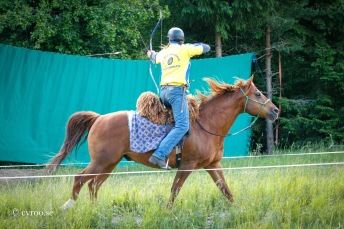 Boka in sista helgen i september redan nu! Då blir det Beridet bågskytte på Okna Ranch i Tystberga utanför Nyköping. Foto: cyroo.se Boka in sista helgen i september redan nu! Då blir det Beridet bågskytte på Okna Ranch i Tystberga utanför Nyköping. Foto: cyroo.se