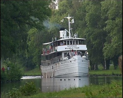 Båten Wilhelm Tam på Göta Kanal Båten Wilhelm Tam på Göta Kanal
