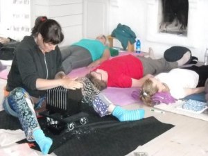 Klangstensmeditation på Hannemo kursgård i Värmland.