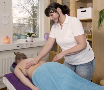 Massage på arbetsplatsen ökar fysisk och psykisk hälsa.