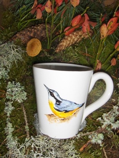 Bild-9  Fågelmugg med Nötväcka, höjd 10 cm. Pris 139:-
